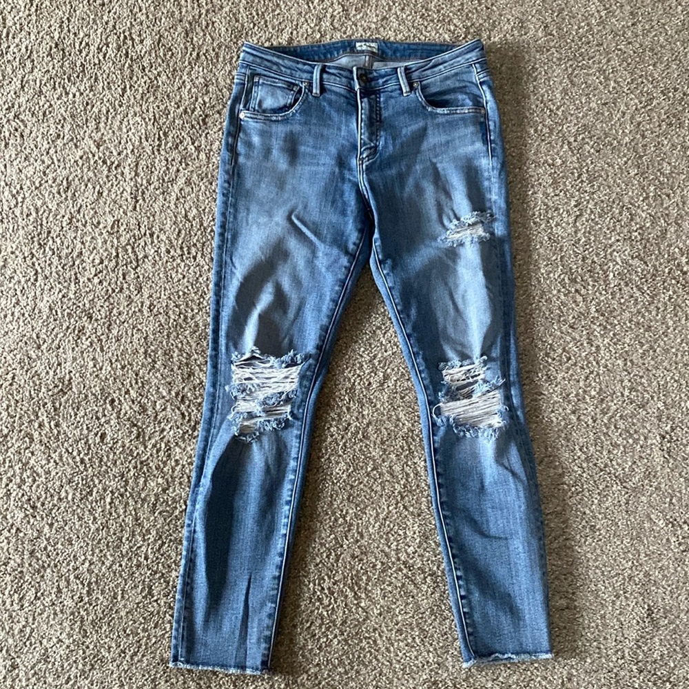 Silver Jeans Premium Collection | Lorette Distressed Skinny